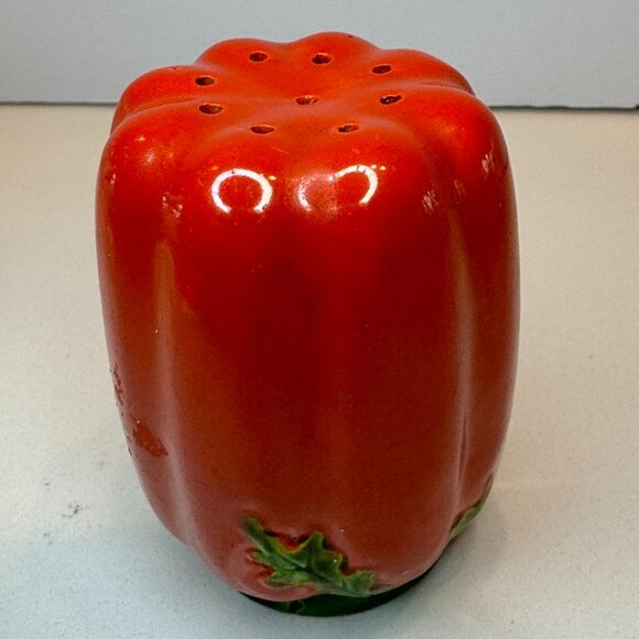 Single Ceramic Vintage Tomato Salt, Pepper or Spice Shaker Japan - Picture 2 of 5